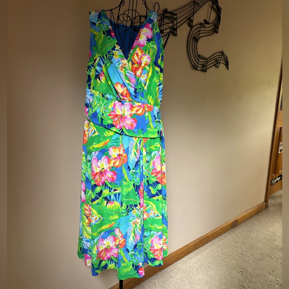 Closet clear out Ralph Lauren Vibrant Floral Dress back zip lined bodice Size 12